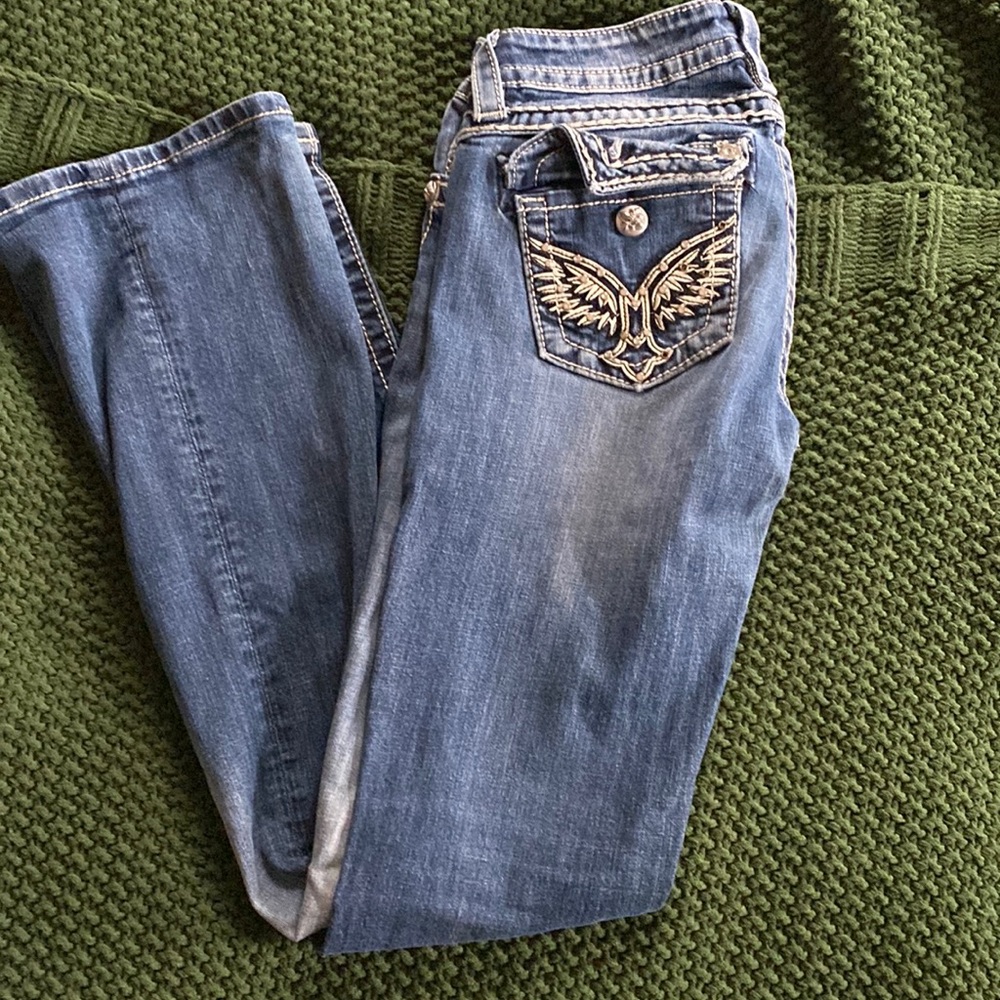 Miss me jeans only worn a few times. They are in wonderful condition.